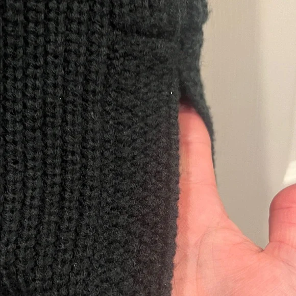 Trouve’ Black Knit Sleeveless Tunic Top - Picture 6 of 7